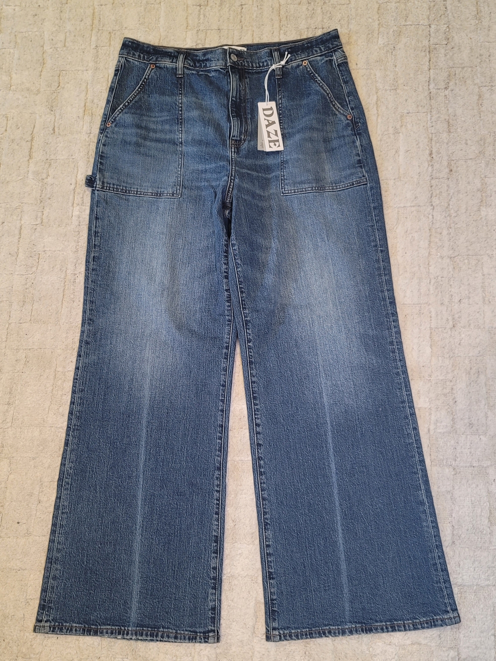 NWT DAZE DENIM Far Out High Rise Wide Leg Medium Wash Distressed Cuff Women's 33